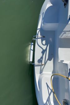Catalina 320 image