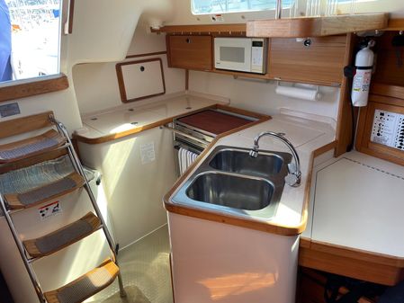 Catalina 320 image