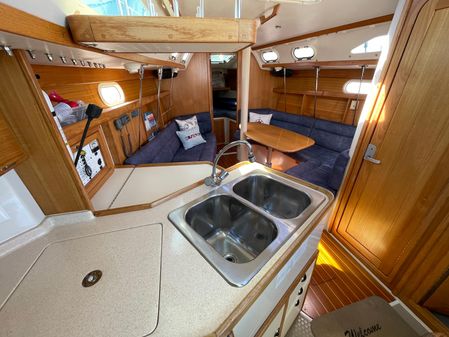Catalina 320 image