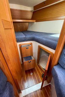 Catalina 320 image