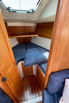 Catalina 320 image