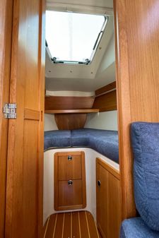Catalina 320 image
