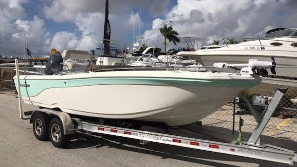NauticStar 210 Angler 
