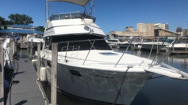 Carver 32 Convertible