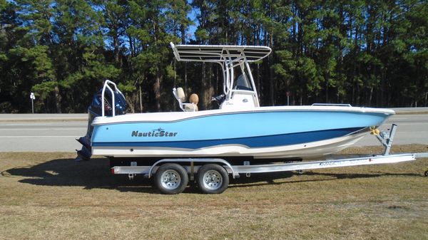 NauticStar 231 Hybrid