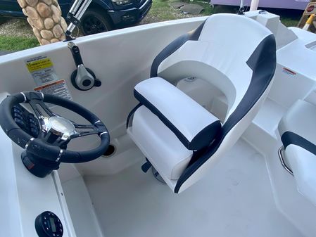 Starcraft SVX-171-OB-DECK-BOAT image