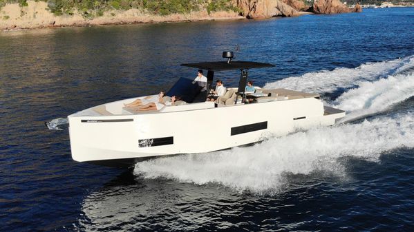 De Antonio Yachts D42 Open image