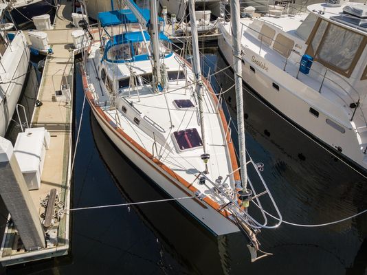 Tayana Deck Salon - main image