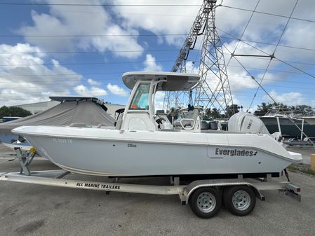 Everglades 235-CENTER-CONSOLE image