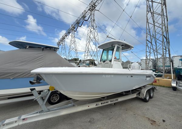 Everglades 235-CENTER-CONSOLE image