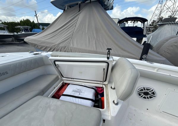 Everglades 235-CENTER-CONSOLE image