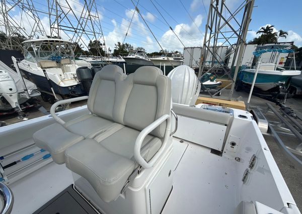 Everglades 235-CENTER-CONSOLE image