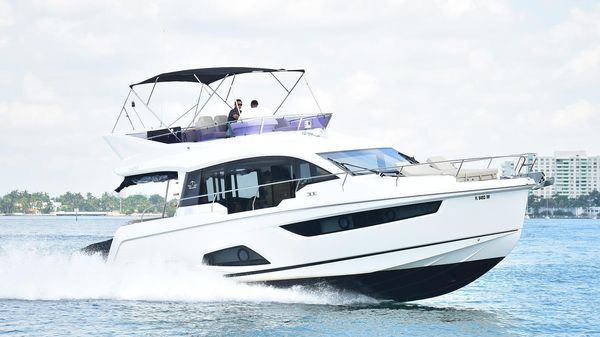 Sealine F430
