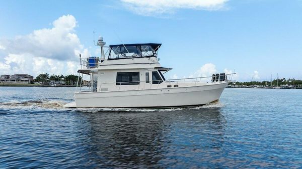 Mainship 430 Trawler image