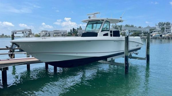 Boston Whaler 37 OUTRAGE 