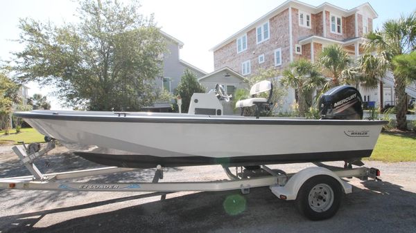 Boston Whaler Outrage 18 Four Stroke 