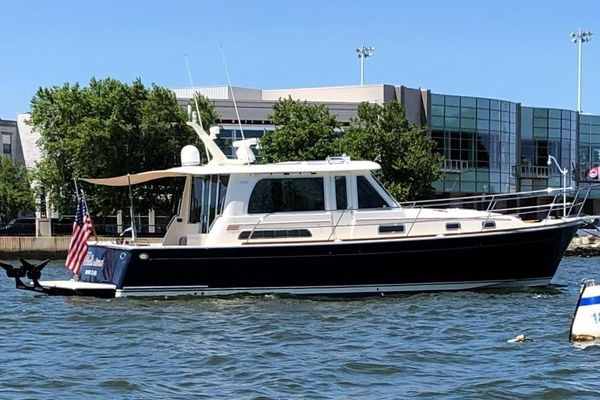 Sabre 42 Salon Express - main image