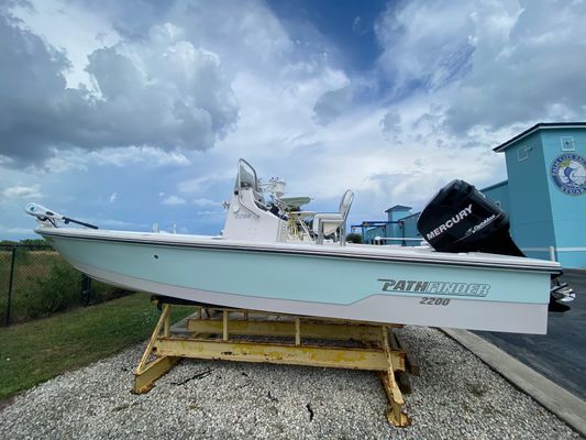 Pathfinder 2200 CC - main image
