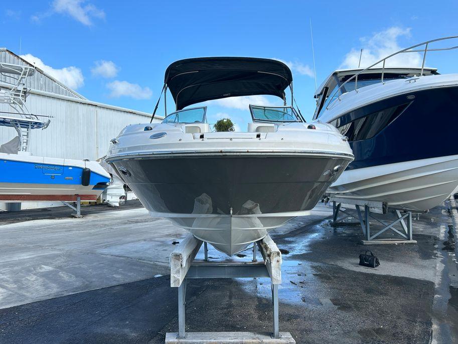 2007 Sea Ray 220 sundeck