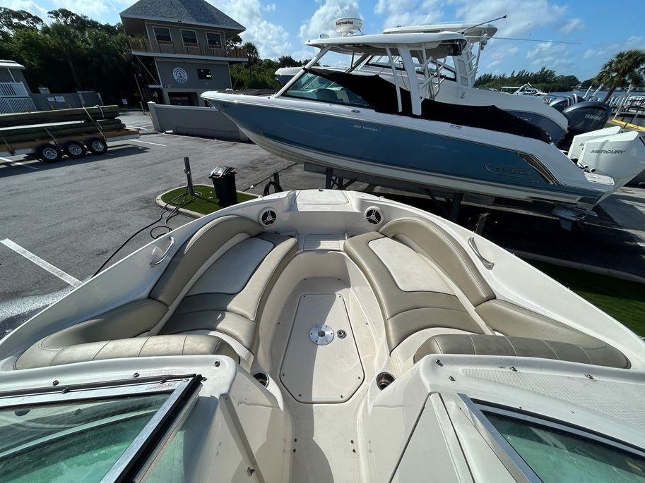 2007 Sea Ray 220 sundeck