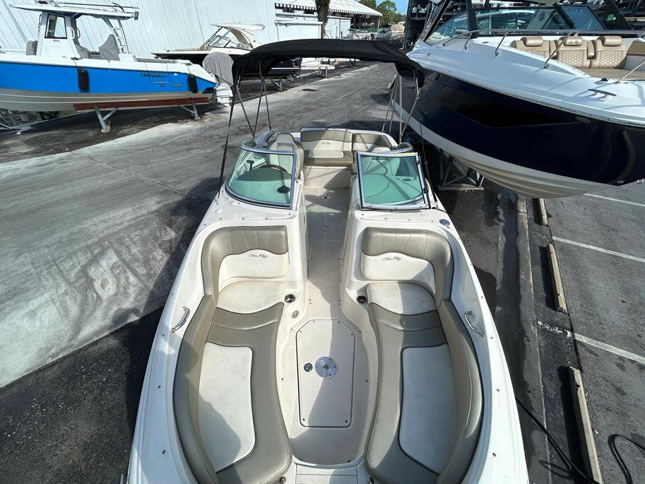 2007 Sea Ray 220 sundeck