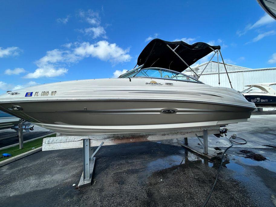 2007 Sea Ray 220 sundeck