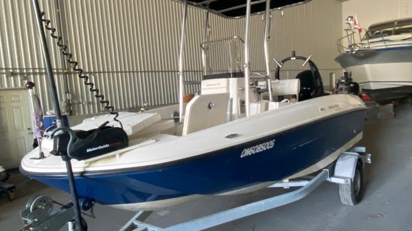 Bayliner F18 - ELEMENT
