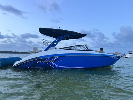 Yamaha Boats 242 X image