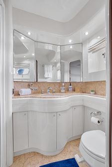 Azimut 85 Ultimate image