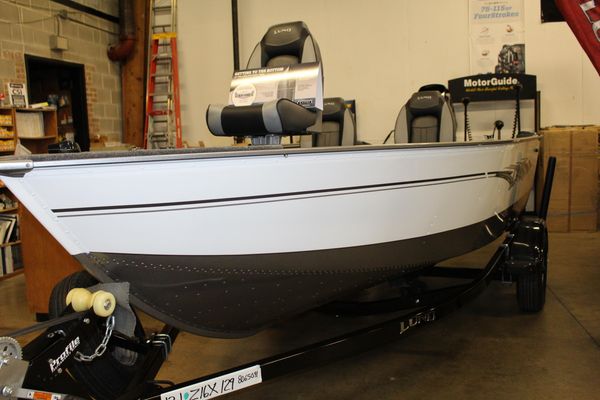 Lund 1650 Rebel XS Tiller - main image