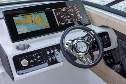 Sea-ray SLX-280 image