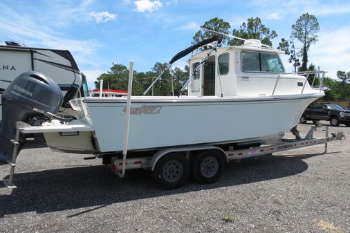 Parker 2520 XLD Sport Cabin image