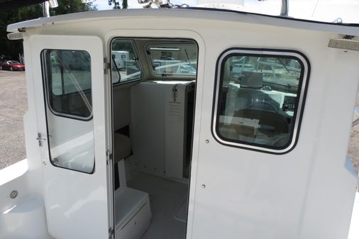 Parker 2520 XLD Sport Cabin image