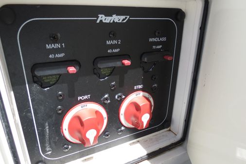 Parker 2520 XLD Sport Cabin image