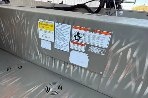 Tracker Grizzly 1648 SC image