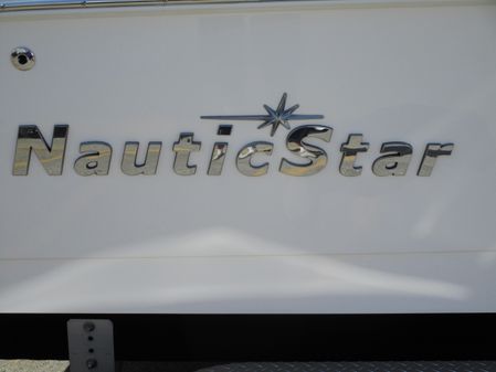 NauticStar 22L image