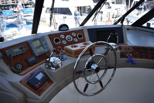 Bayliner 4788 Pilothouse image