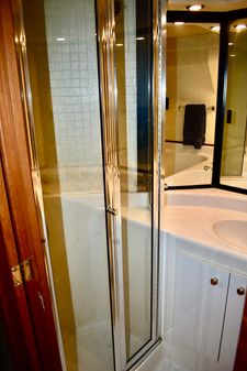 Bayliner 4788 Pilothouse image