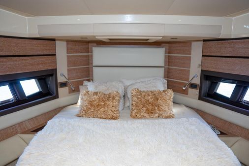 Azimut 60 Flybridge image