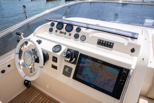 Azimut 60 Flybridge image