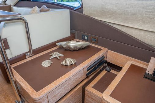 Azimut 60 Flybridge image