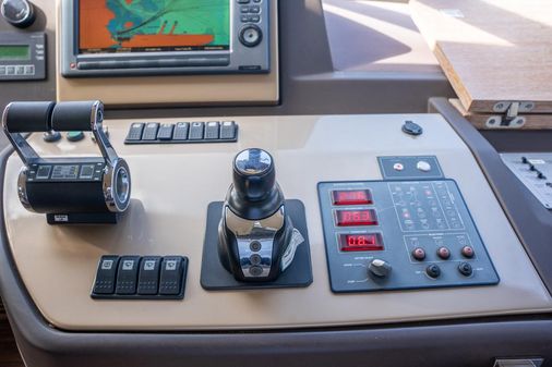 Azimut 60 Flybridge image