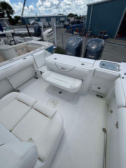 Sea Hunt Gamefish 30 With Forward Seating image