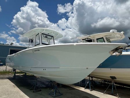 Sea Hunt Gamefish 30 With Forward Seating image