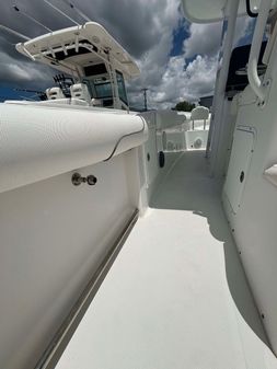 Sea Hunt Gamefish 30 With Forward Seating image