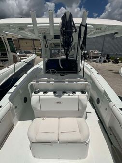 Sea Hunt Gamefish 30 With Forward Seating image