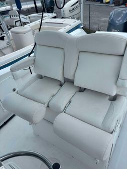 Sea Hunt Gamefish 30 With Forward Seating image