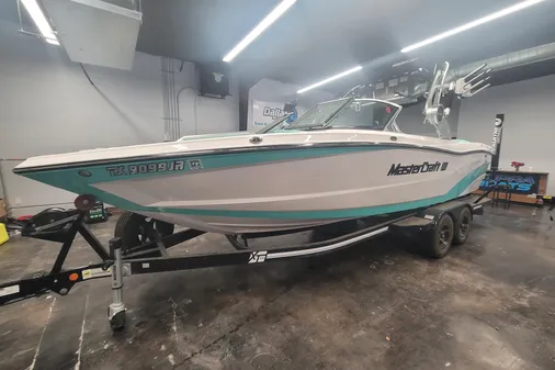 MasterCraft XT23 