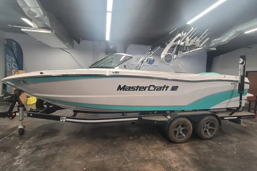 MasterCraft XT23 image