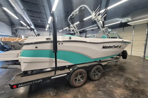 MasterCraft XT23 image